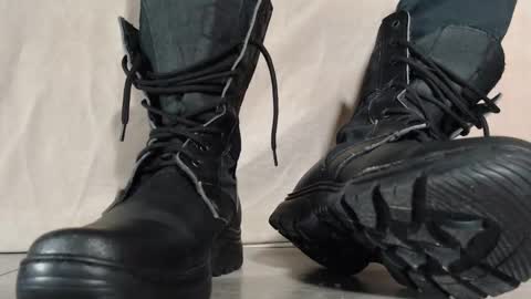  I AM NOT A DIRECTOR I AM THE BOSS            KINGDADDYSIRSTR8ALPHAMASTER online show from March 5, 1:18 pm