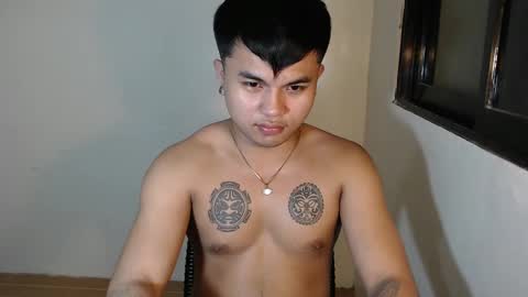 Snapshot of hunkyzeus chatting on January 9, 7:18 pm hunkyzeus online show from January 9, 7:18 pm