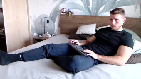 Snapshot of hunterbridges chatting on January 4, 12:16 pm Hunter Bridges online show from January 4, 12:16 pm