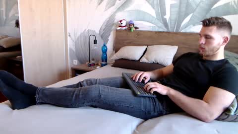 Snapshot of hunterbridges chatting on January 14, 9:13 am Hunter Bridges online show from January 14, 9:13 am