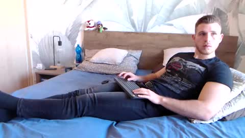 Snapshot of hunterbridges chatting on January 30, 10:29 am Hunter Bridges online show from January 30, 10:29 am