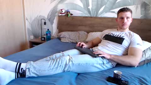 Snapshot of hunterbridges chatting on February 4, 10:00 am Hunter Bridges online show from February 4, 10:00 am