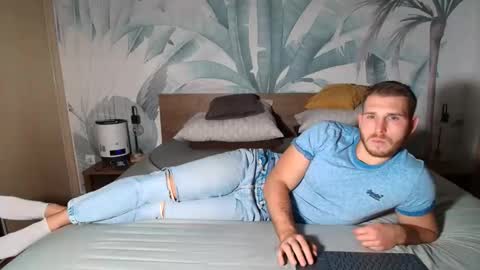 Snapshot of hunterbridges chatting on November 20, 3:23 pm Hunter Bridges online show from November 20, 3:23 pm