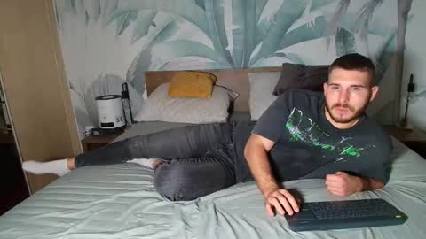 Snapshot of hunterbridges chatting on November 28, 3:47 pm Hunter Bridges online show from November 28, 3:47 pm