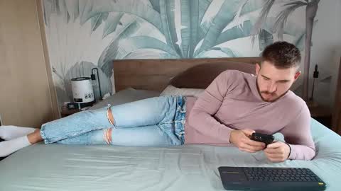 Snapshot of hunterbridges chatting on November 30, 8:51 am Hunter Bridges online show from November 30, 8:51 am