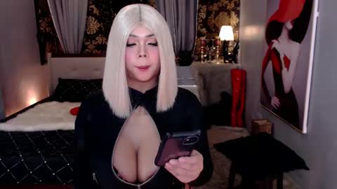 HELLO HANNAH IS BACK online show from January 23, 12:19 pm