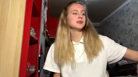 Gloria online show from December 3, 2:48 pm