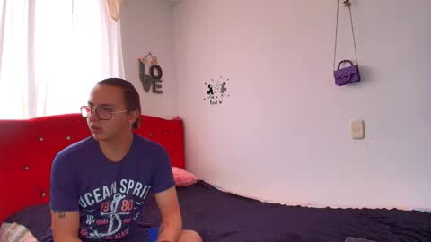 Snapshot of husbands_horny chatting on November 5, 11:43 am husbands_horny online show from November 5, 11:43 am