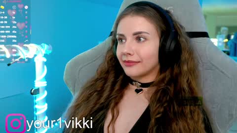 Snapshot of hustleebabyy_vikki chatting on February 7, 9:47 am Vika online show from February 7, 9:47 am
