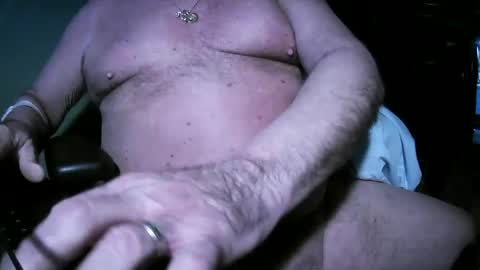 Snapshot of hwait121 chatting on January 11, 6:35 am hwait121 online show from January 11, 6:35 am