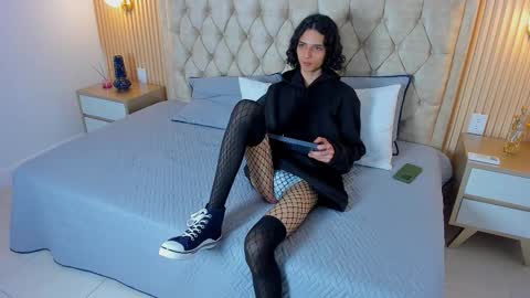 hxxyro online show from February 9, 7:29 pm