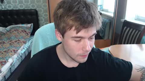 Tom online show from April 22, 9:33 am