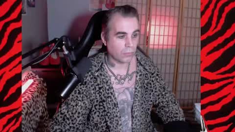 Snapshot of hypnosexray chatting on January 6, 12:57 pm Mistress Magenta online show from January 6, 12:57 pm