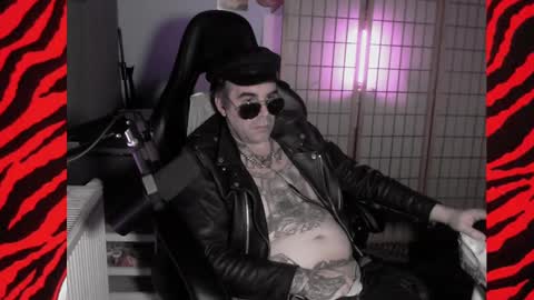 Snapshot of hypnosexray chatting on January 9, 4:49 pm Mistress Magenta online show from January 9, 4:49 pm