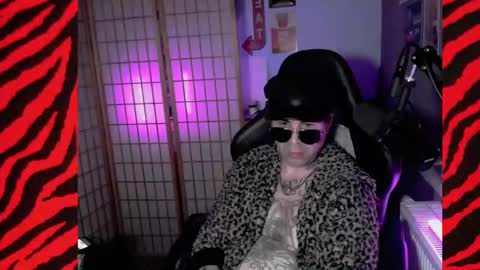 Snapshot of hypnosexray chatting on January 11, 6:44 pm Mistress Magenta online show from January 11, 6:44 pm