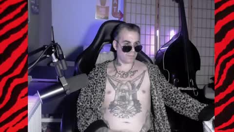 Snapshot of hypnosexray chatting on January 15, 12:04 pm Mistress Magenta online show from January 15, 12:04 pm