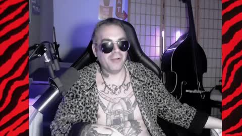 Snapshot of hypnosexray chatting on January 15, 3:07 pm Mistress Magenta online show from January 15, 3:07 pm