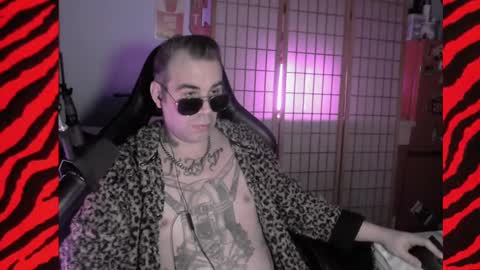 Snapshot of hypnosexray chatting on January 16, 11:26 am Mistress Magenta online show from January 16, 11:26 am