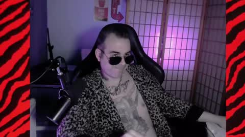 Snapshot of hypnosexray chatting on January 16, 2:30 pm Mistress Magenta online show from January 16, 2:30 pm