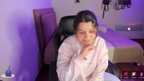 Hello Im Julieta Im 25 years old and I love being here. Thank you for visiting my living room. The only rule is that you hap online show from November 22, 8:02 am