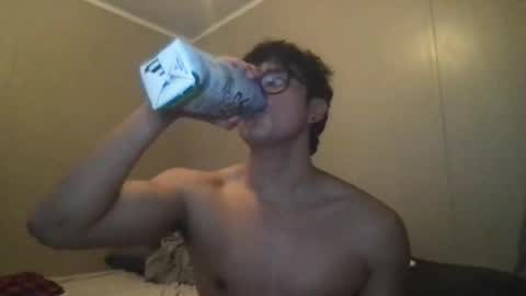 hyunluv online show from November 6, 8:37 am