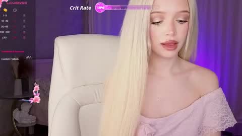 Snapshot of i__am_joss chatting on November 29, 10:24 pm Joselle online show from November 29, 10:24 pm