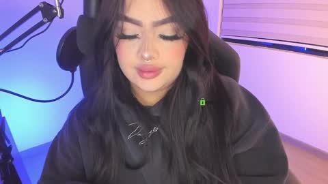 Snapshot of i_am_ari chatting on October 1, 1:11 am Ari online show from October 1, 1:11 am