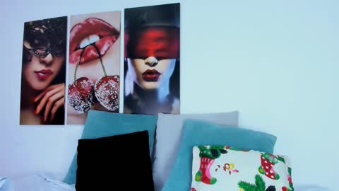 Snapshot of i_am_dolls chatting on November 8, 7:12 pm The Dolls online show from November 8, 7:12 pm