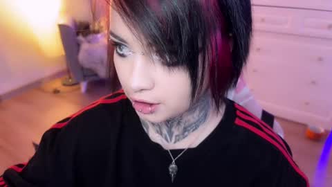 Snapshot of i_died_again chatting on December 21, 11:44 am Asya online show from December 21, 11:44 am