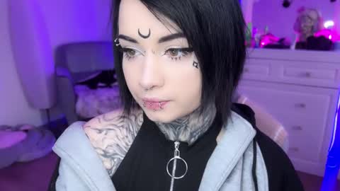 Snapshot of i_died_again chatting on January 24, 10:53 am Asya online show from January 24, 10:53 am