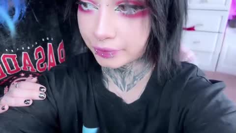 Snapshot of i_died_again chatting on March 10, 9:32 am Asya online show from March 10, 9:32 am