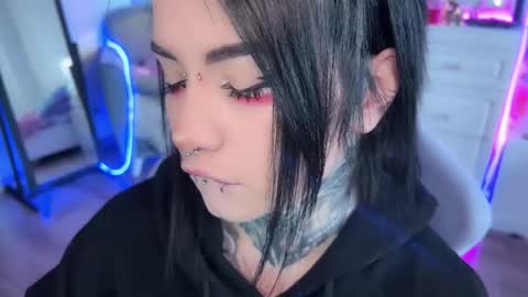 Snapshot of i_died_again chatting on October 5, 8:23 am Asya online show from October 5, 8:23 am