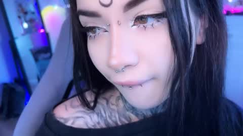 Snapshot of i_died_again chatting on December 14, 9:36 am Asya online show from December 14, 9:36 am