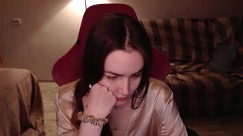 elisabeth online show from March 9, 1:48 pm