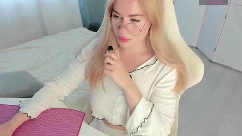 Snapshot of i_want_you_eva chatting on November 10, 9:08 am HiI am EvaPVT is open online show from November 10, 9:08 am