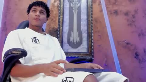 iaan_dalton_ online show from November 1, 11:56 am