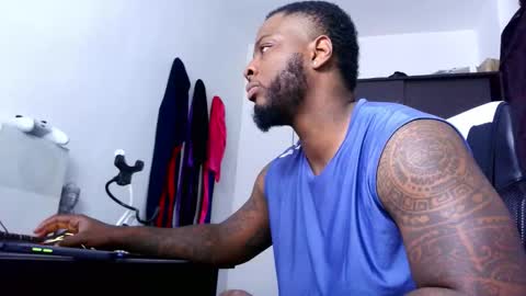 Snapshot of iam_hotbbc chatting on November 5, 3:39 am Mr H Independent model online show from November 5, 3:39 am