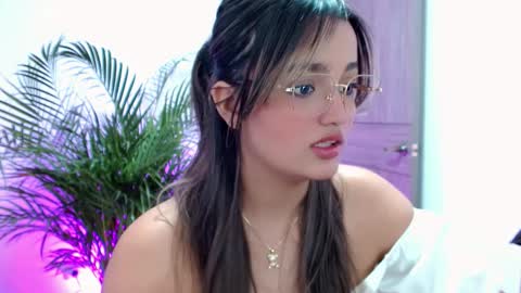 iam_lina online show from March 21, 7:17 pm