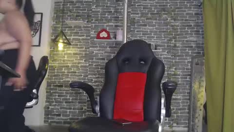 Snapshot of iam_samy__ chatting on February 14, 5:46 pm Samy online show from February 14, 5:46 pm