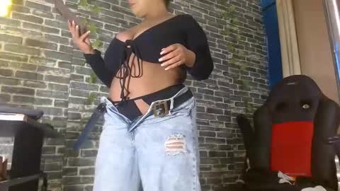 Snapshot of iam_samy__ chatting on November 4, 11:31 am Samy online show from November 4, 11:31 am