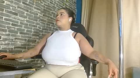 Snapshot of iam_samy__ chatting on January 18, 11:36 am Samy online show from January 18, 11:36 am