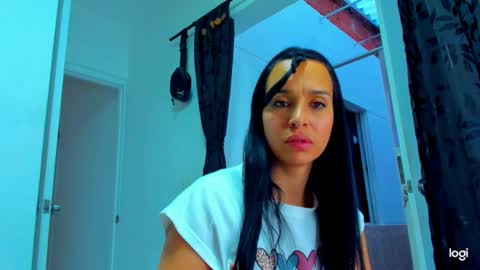 Snapshot of iam_your_fantasy chatting on November 2, 8:22 pm iam_your_fantasy online show from November 2, 8:22 pm