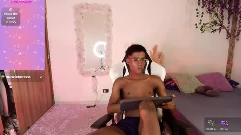 iamandrey_ online show from May 9, 8:47 pm