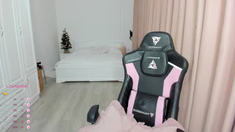 Snapshot of iamcassidy chatting on December 24, 12:00 am Cassie  STREAMS HERE EVERYDAY online show from December 24, 12:00 am