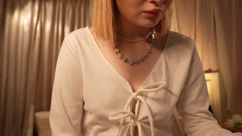 Snapshot of iamclaire_ chatting on February 7, 5:07 pm Claire online show from February 7, 5:07 pm