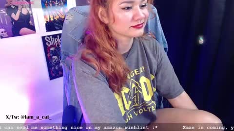 Snapshot of iammari_ chatting on December 2, 11:29 pm Mari online show from December 2, 11:29 pm