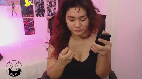Snapshot of iammari_ chatting on September 27, 5:23 am Mari online show from September 27, 5:23 am