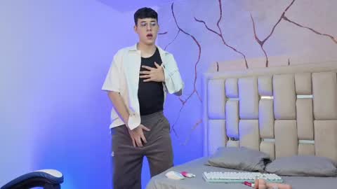 Ian  online show from March 21, 11:52 pm