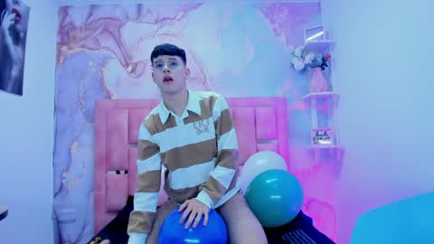 Ian  online show from April 9, 11:54 pm