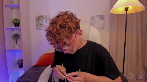 ian  online show from November 29, 8:39 am